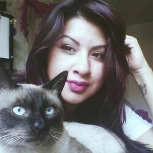 Meet your Posher, Mayra